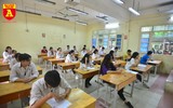 Cận cảnh các thí sinh tập trung làm bài trong phòng thi